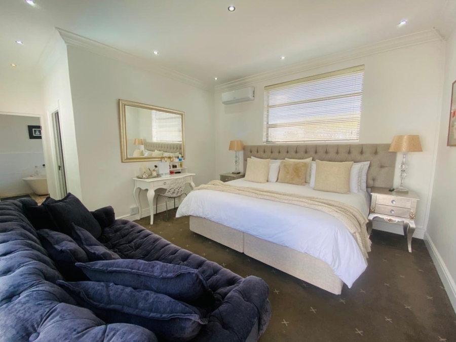 5 Bedroom Property for Sale in Sunset Beach Western Cape